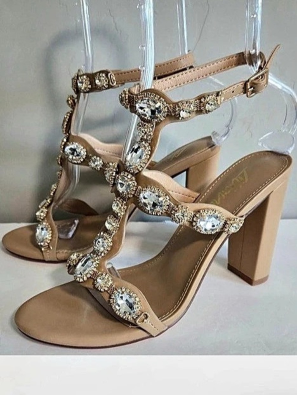 Liliana Women’s Tan/Rhinestone Jeweled T-Strap Block Heel Sandals Sz 7 NWB